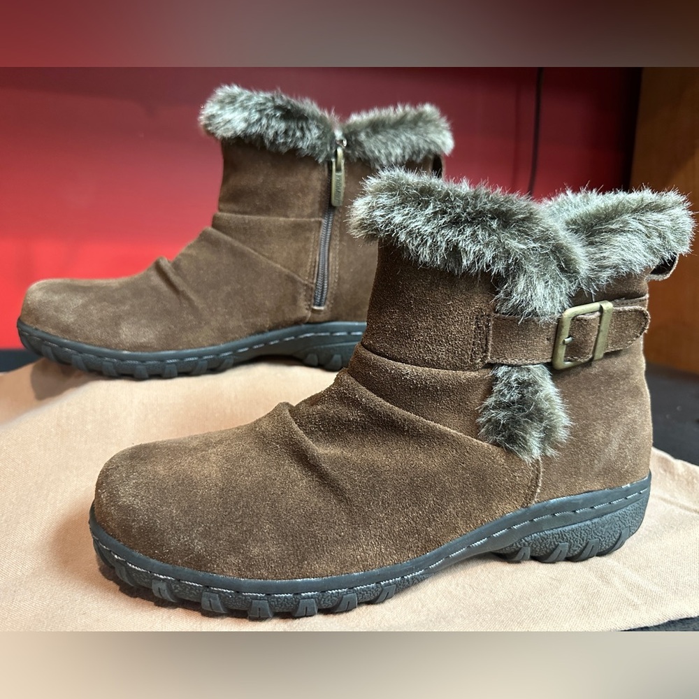 Khombu Brown Suede Warm Ankle Booties Faux Fur & Buckle Accents Women’s Size 8M